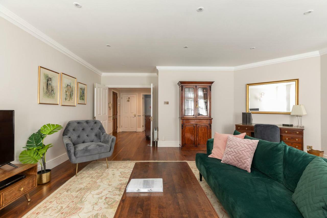 Joivy Beautiful 2 Bed Apt In The Heart Of Mayfair, Close To Tube Apartman London Kültér fotó